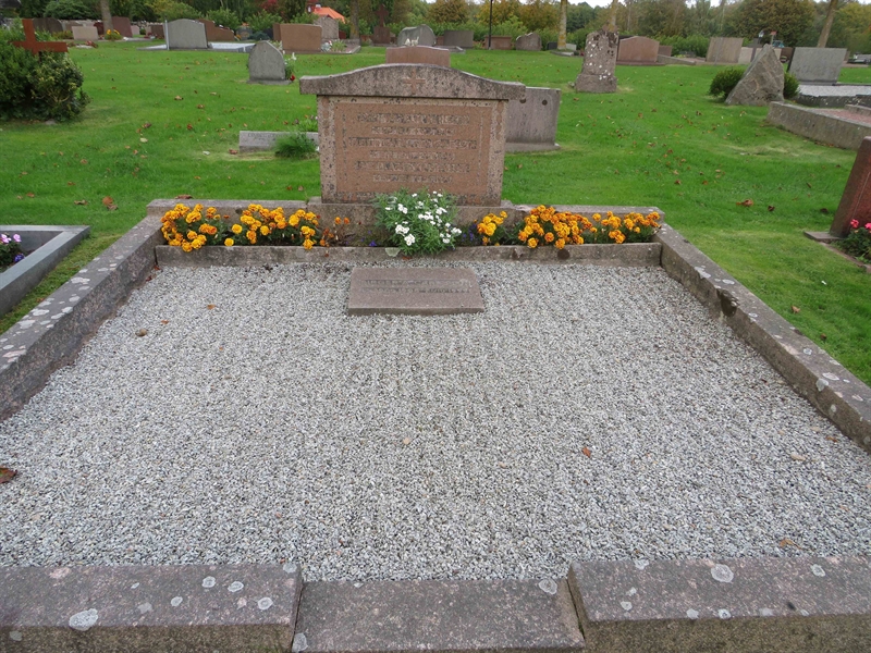 Grave number: 1 06  170
