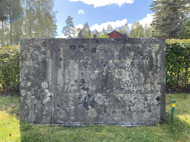 Grave number: 1 17 119, 120