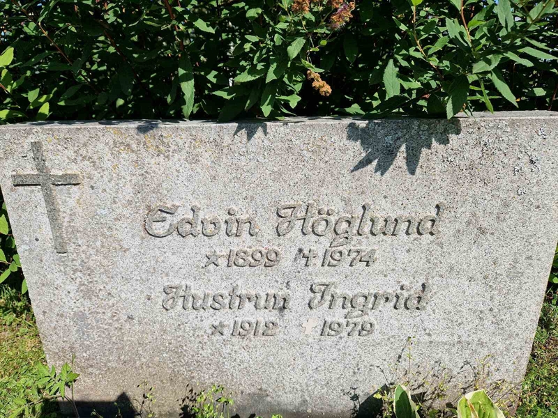Grave number: 451 19 53