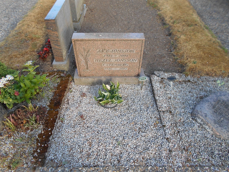 Grave number: HK C2    10