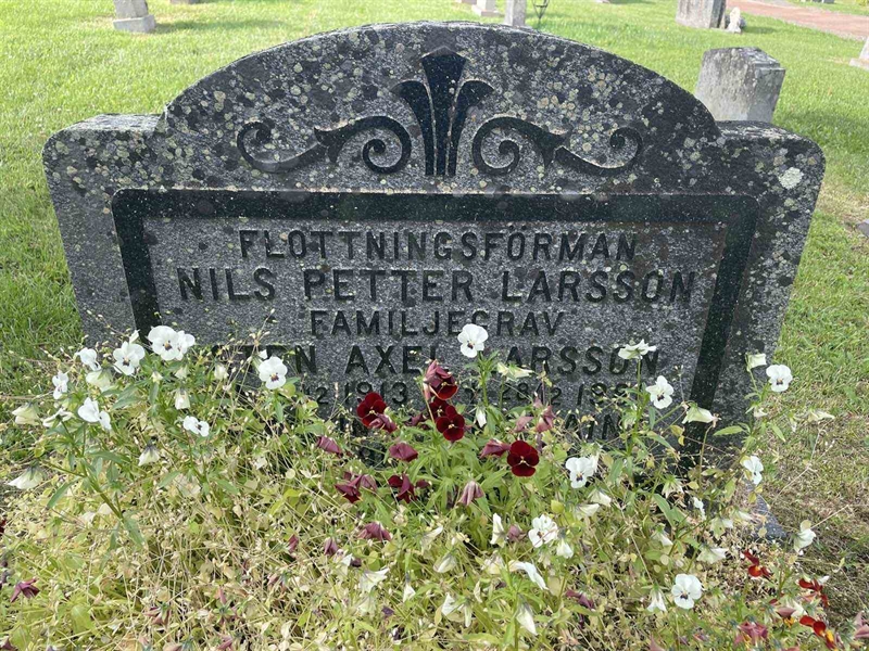 Grave number: 001 1   261