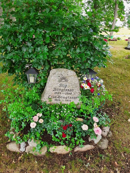 Grave number: M3 C   344B, 344C