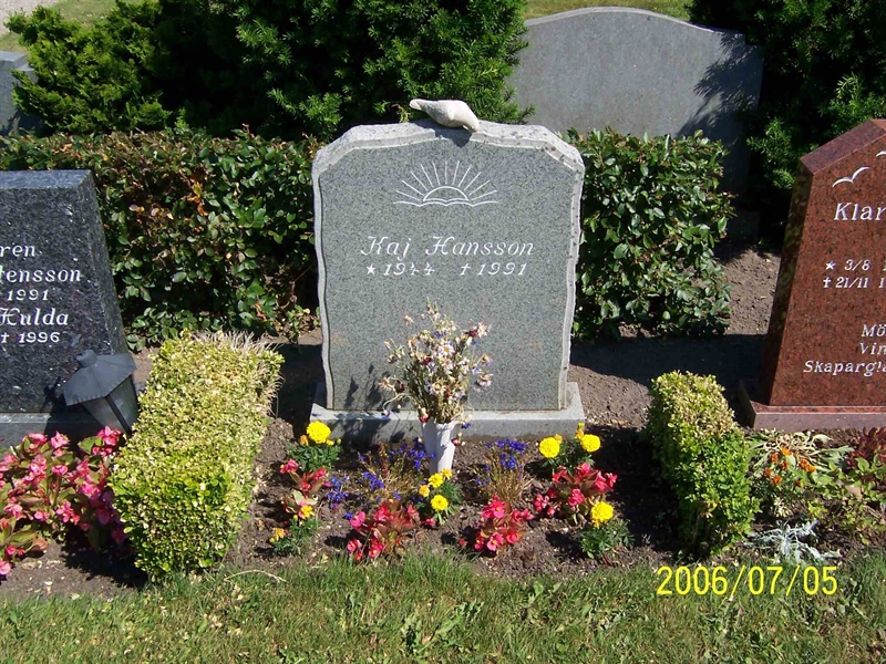 Grave number: 5 J     3