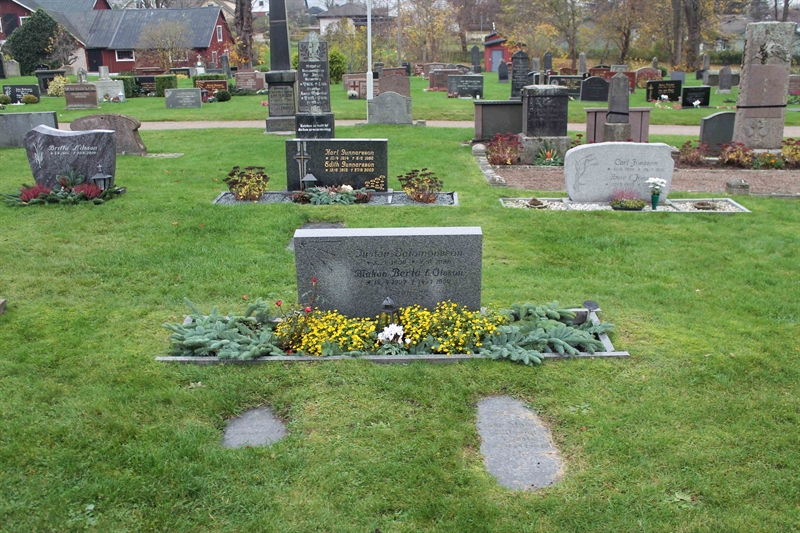 Grave number: ÖKK 6    63, 64