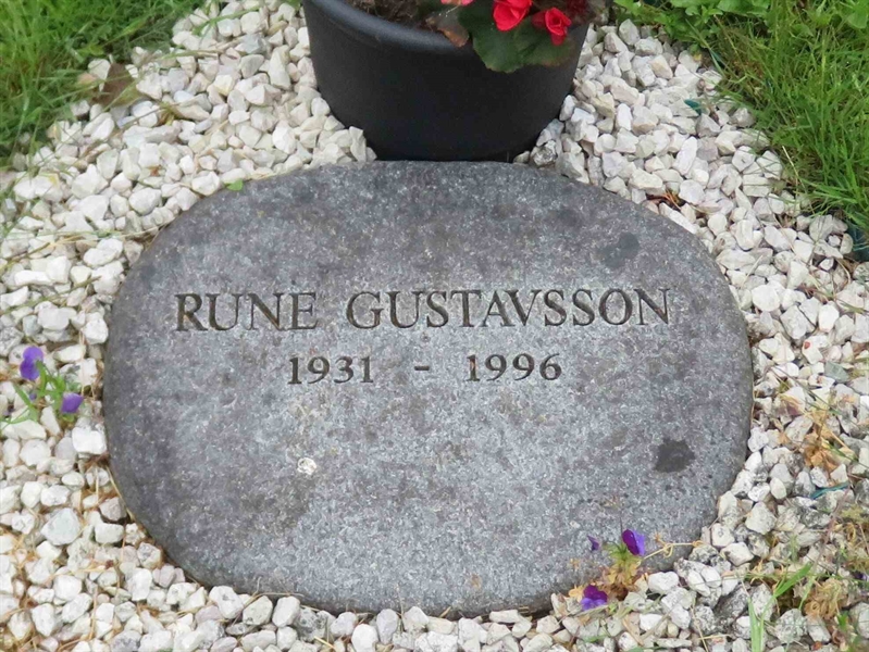 Grave number: 01 Y    94