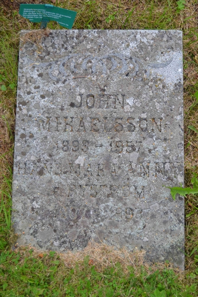 Grave number: 1 K   916