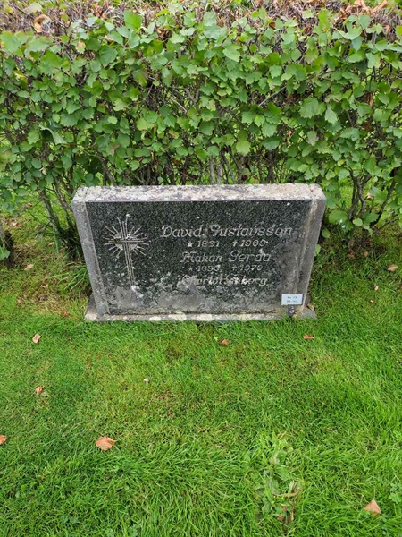 Grave number: 1 23   311-312