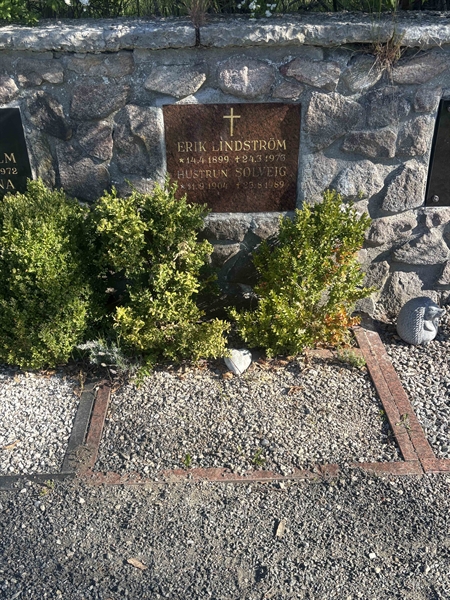 Grave number: DE U    47