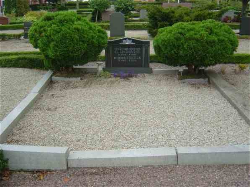 Grave number: Bo E    95-96