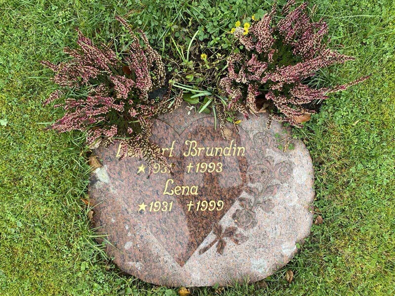 Grave number: 1 24    213