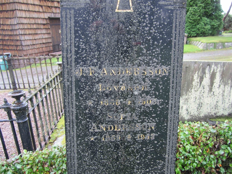 Grave number: 1 05     3