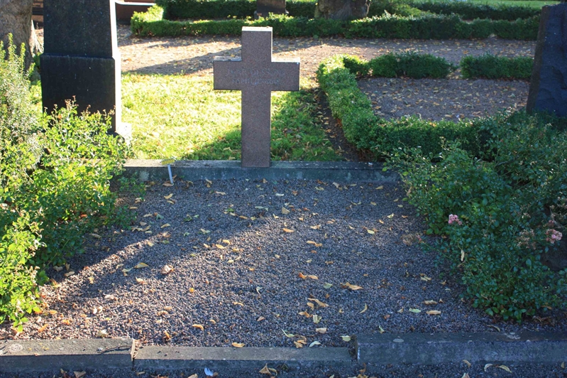 Grave number: Ö 02i   198, 199, 200