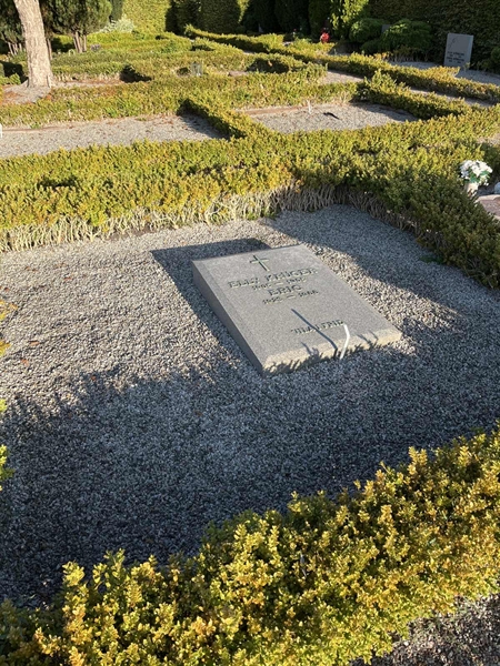 Grave number: NK X 150-151