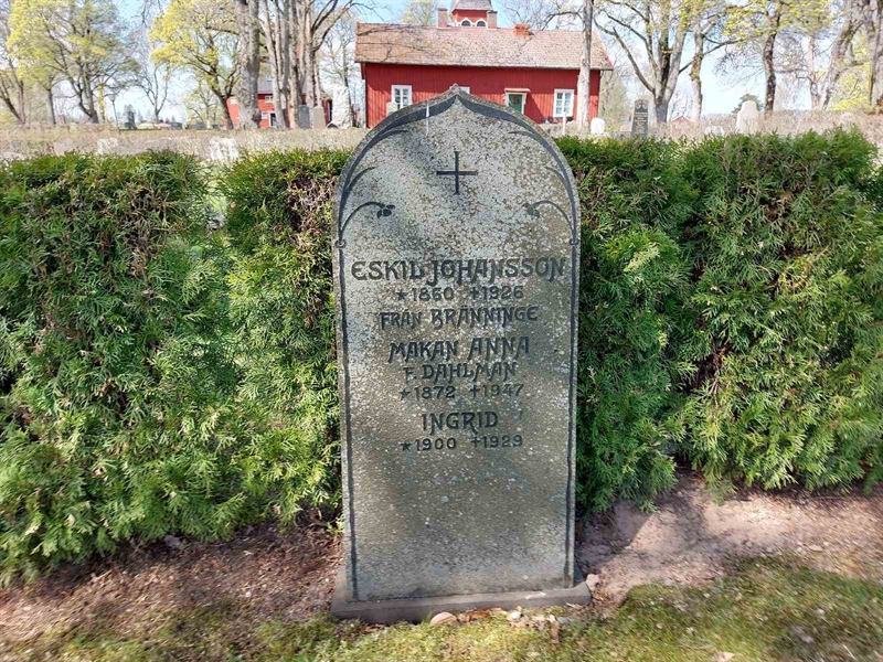 Grave number: HÖ 5   85, 86, 87