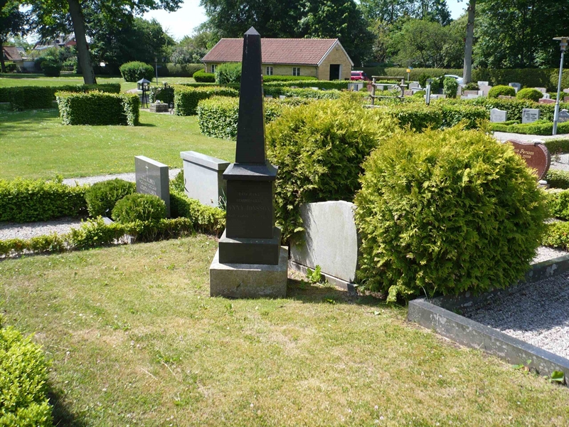 Grave number: 1 8    40