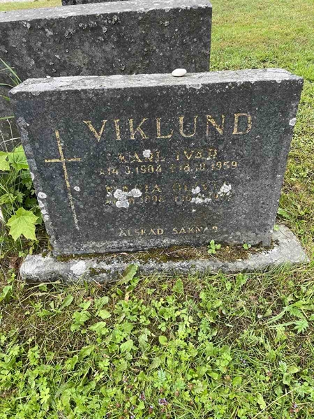 Grave number: N 4 4   517b,  518
