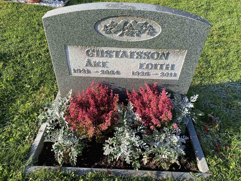 Grave number: 2 08 420