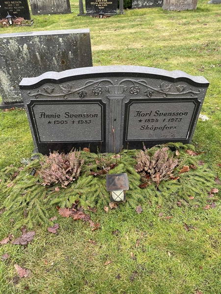 Grave number: Lax mell Kv4 57+58