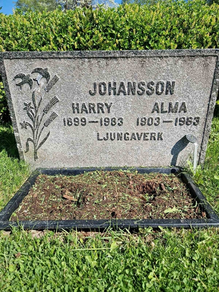 Grave number: 1 25 5213, 5214