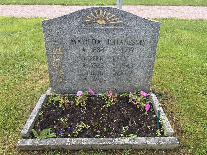 Grave number: 002 1    49
