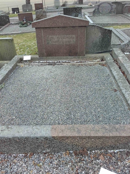 Grave number: VÄ 02   294, 295