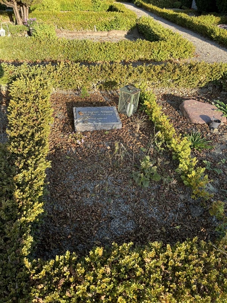 Grave number: NK X   112