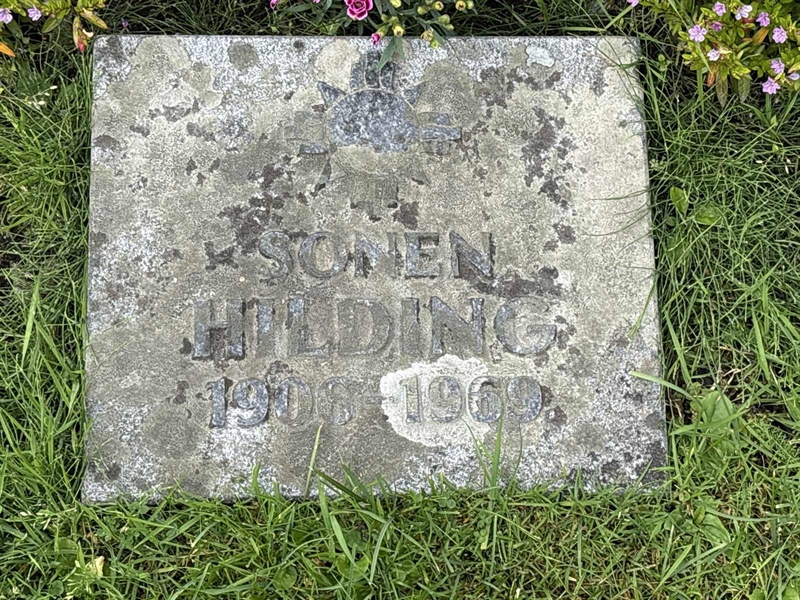 Grave number: IN 17   420