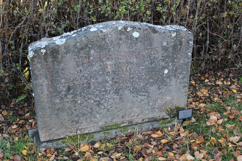 Grave number: A L  689