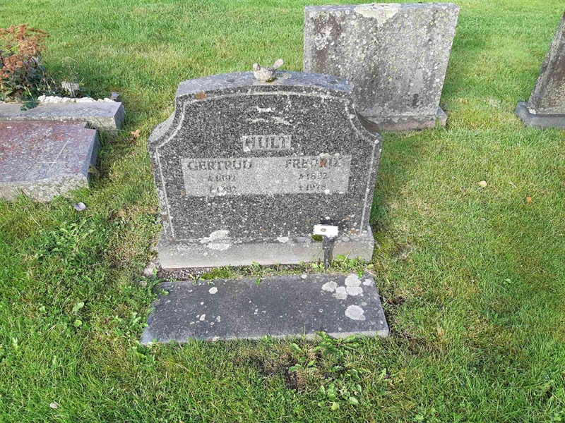 Hautatunnus: Fr 8   544-545