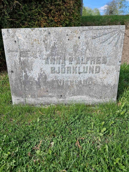 Grave number: 501 22 4748-4750