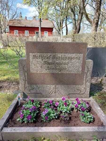 Grave number: HÖ 5   55, 56