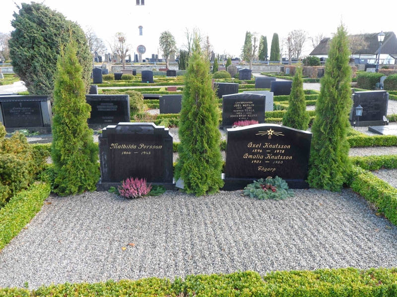 Grave number: ÖTN NMK4    63, 64, 65