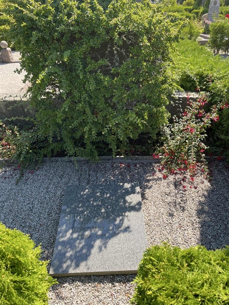 Grave number: NK V    71