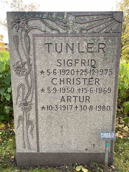 Gravnummer: 1 H    18