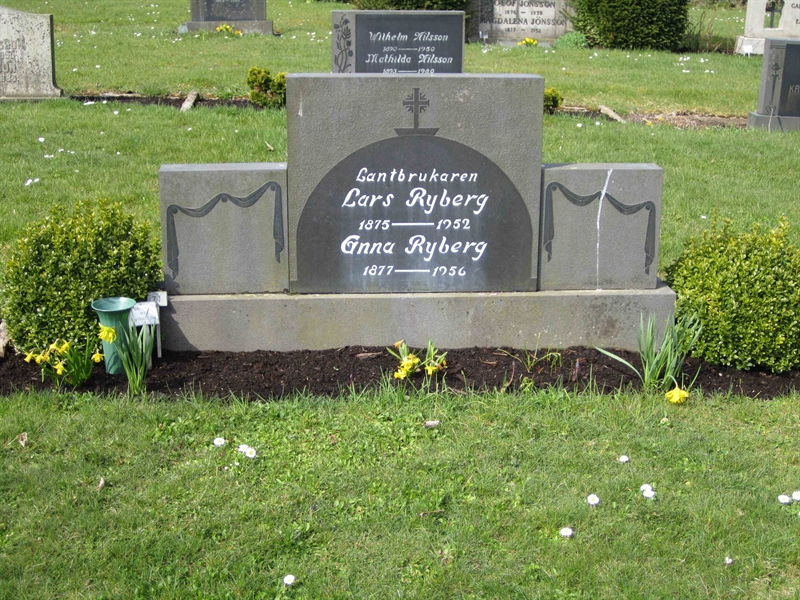 Grave number: 2 6    71