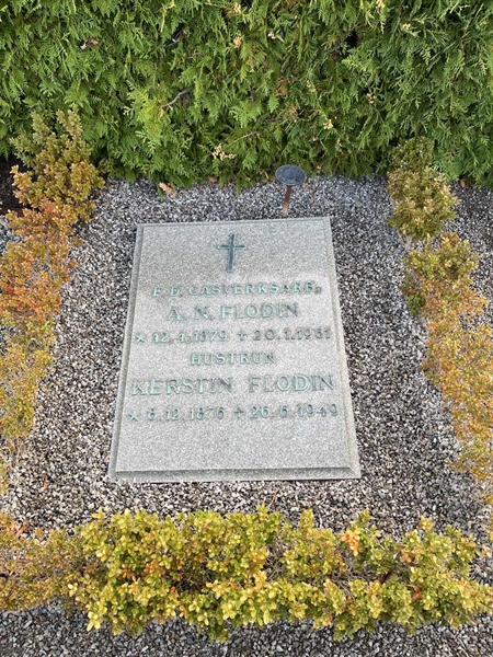 Grave number: NK Urn o     5