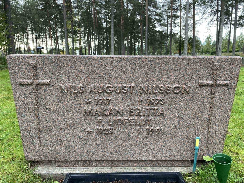 Grave number: 3 12    76