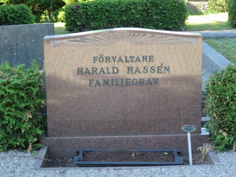 Grave number: HÖB 13   383
