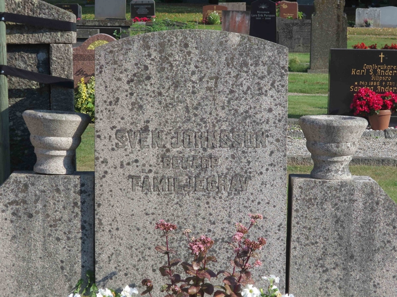 Grave number: HK F    12, 13