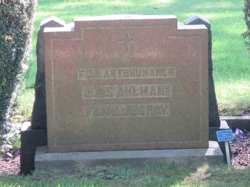 Grave number: HÖB 22     5