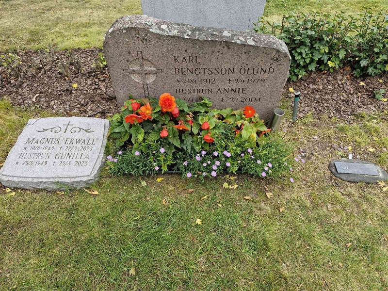 Grave number: AK D  6092-6093