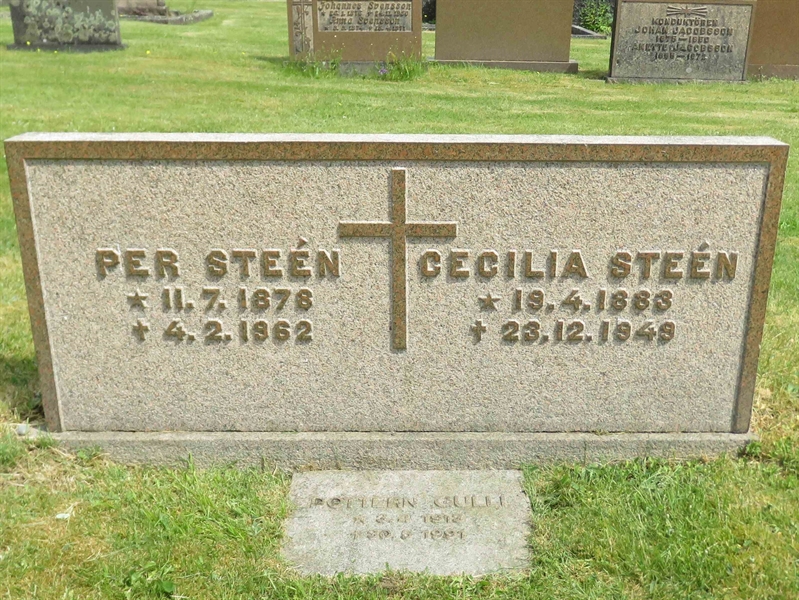 Grave number: 01 L    60, 61