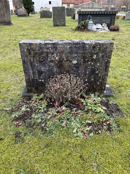 Grave number: L B 89