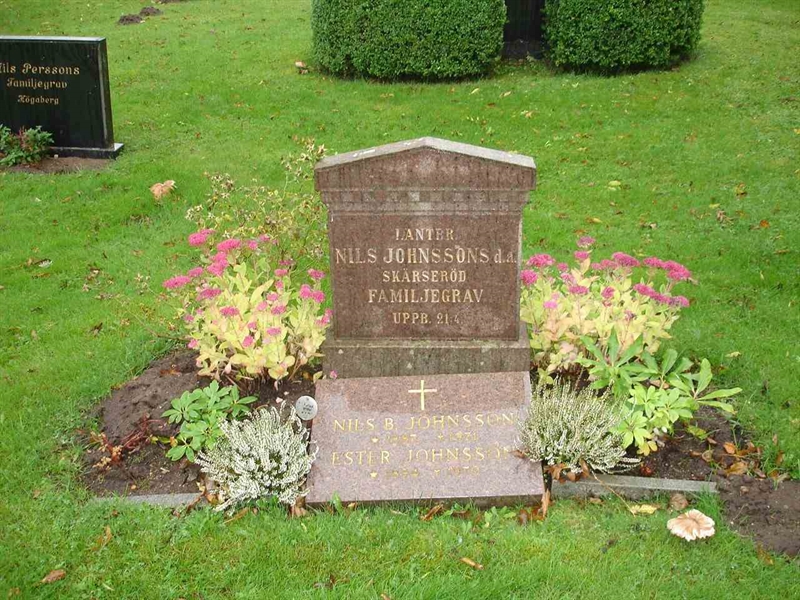 Grave number: HK H    41, 42