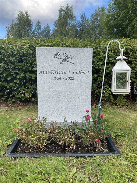 Grave number: 3 20 106