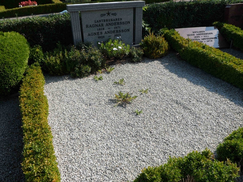 Grave number: HNK G   161, 162