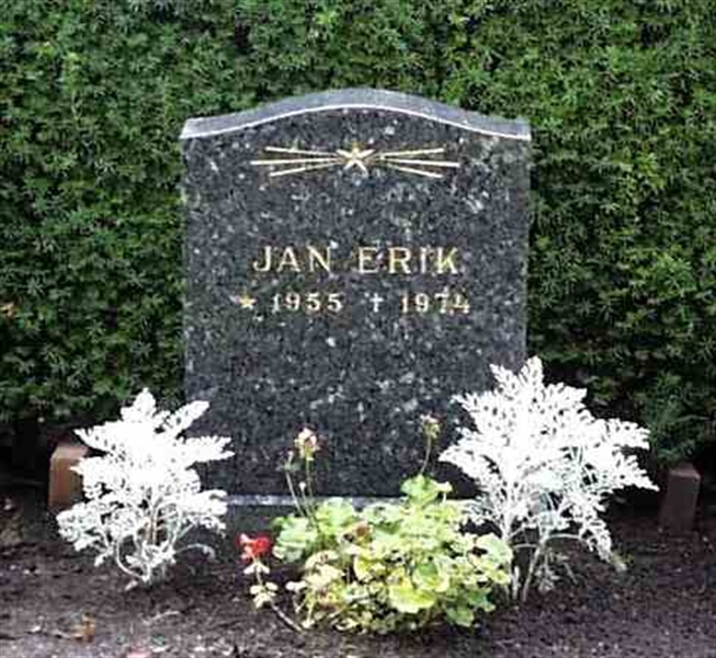Grave number: BK J    75