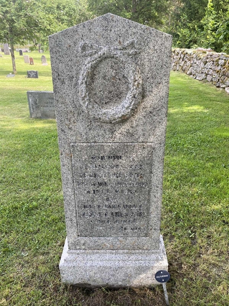 Grave number: 04 A 111-112