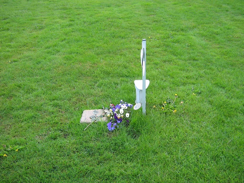 Hautatunnus: ÖK 04    865