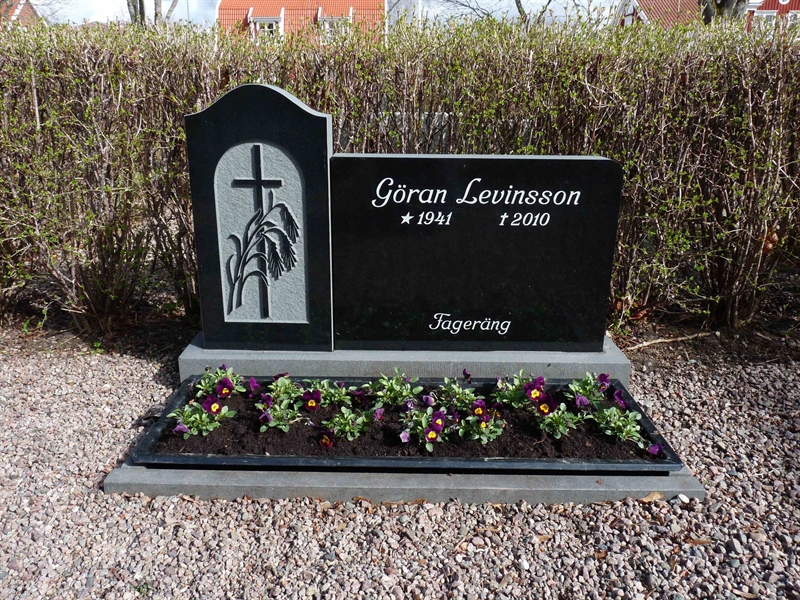 Grave number: LE 1   95